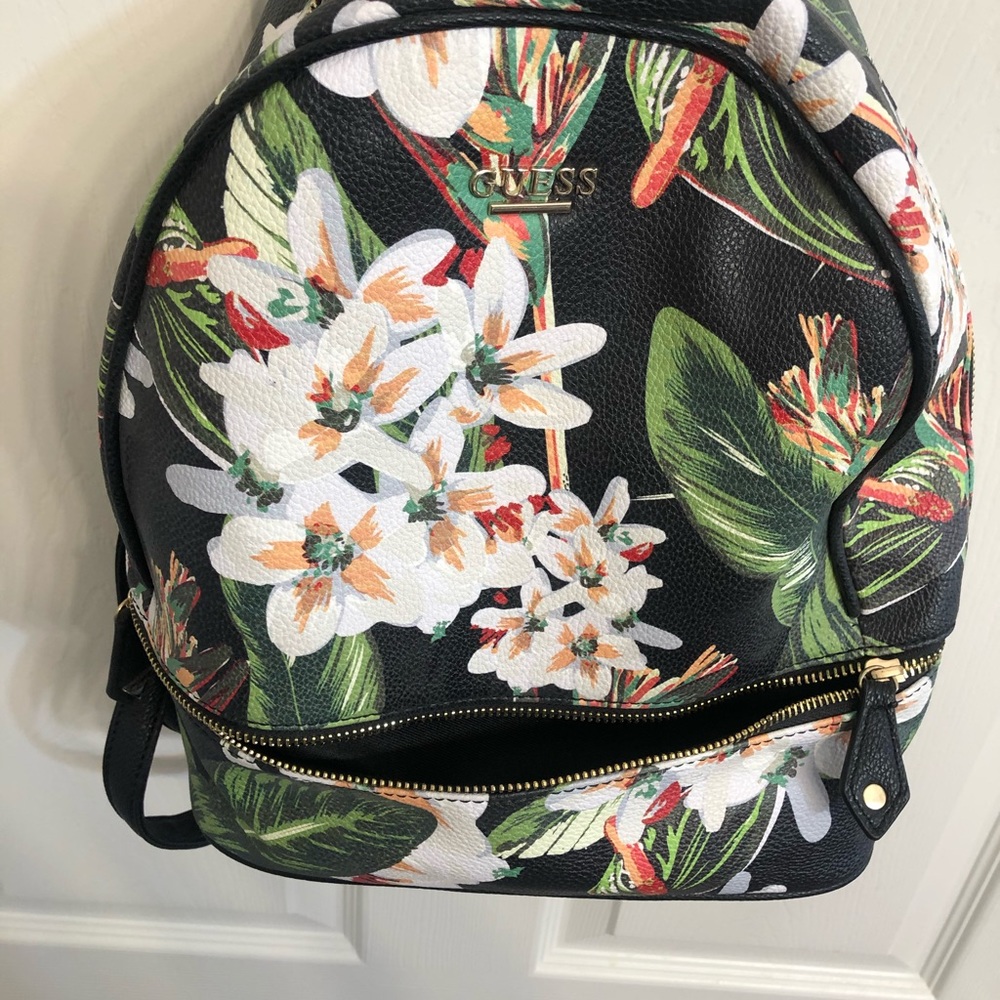 Medium-Sized Backpack - Picture 6 of 6